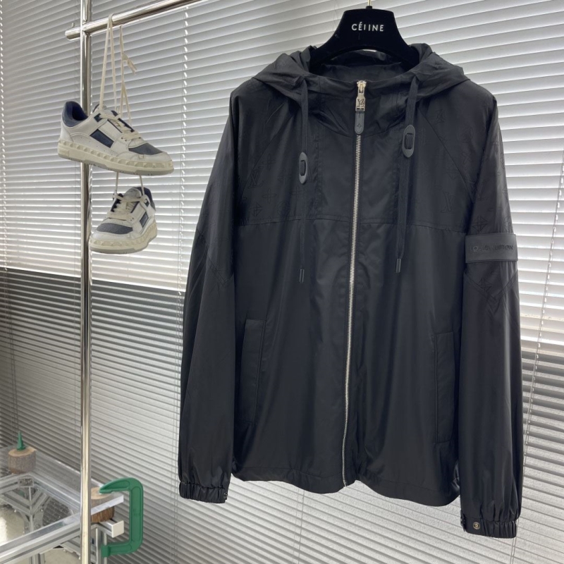 l0vis Vvtt0n outwear